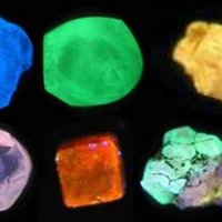 Люминесцентная спектроскопияИзображение кристаллов алмаза в УФ излучении лазера на молекулярном азоте